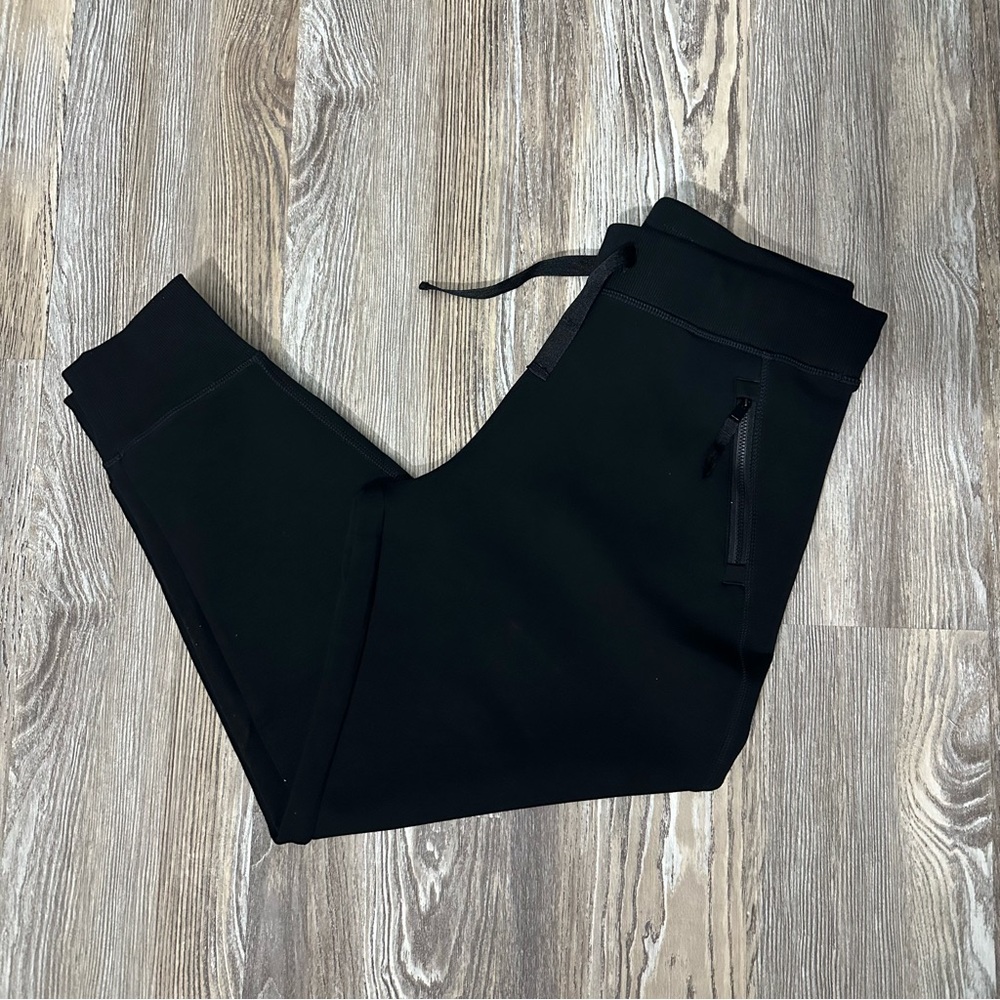 Women’s New Kirkland Signature Black Athletic joggers, size Medium